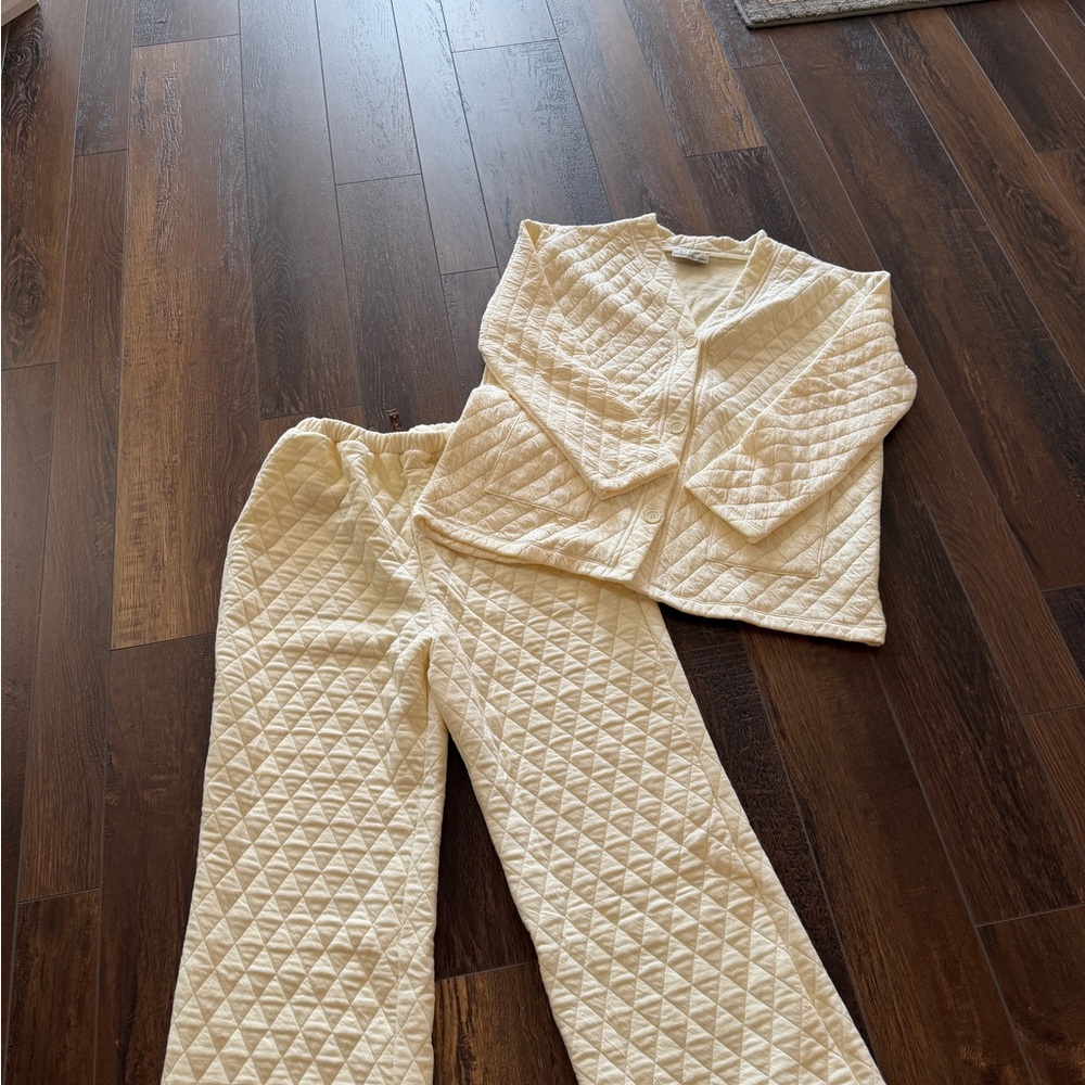 Zenana Outfitters Cream Quilted Set